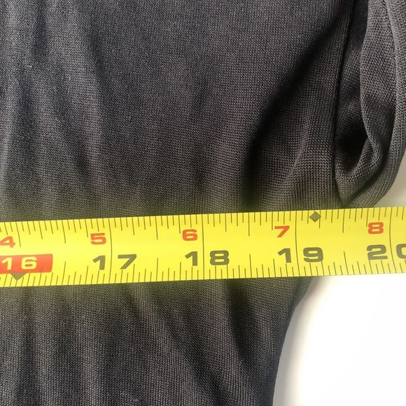 SPLENDID V-Neck Long Sleeve Tee  XS - Picture 9 of 9